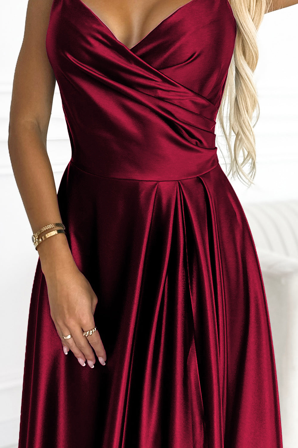 18468-6-299-13 CHIARA elegancka maxi długa satynowa suknia na ramiączkach - BORDOWA-6