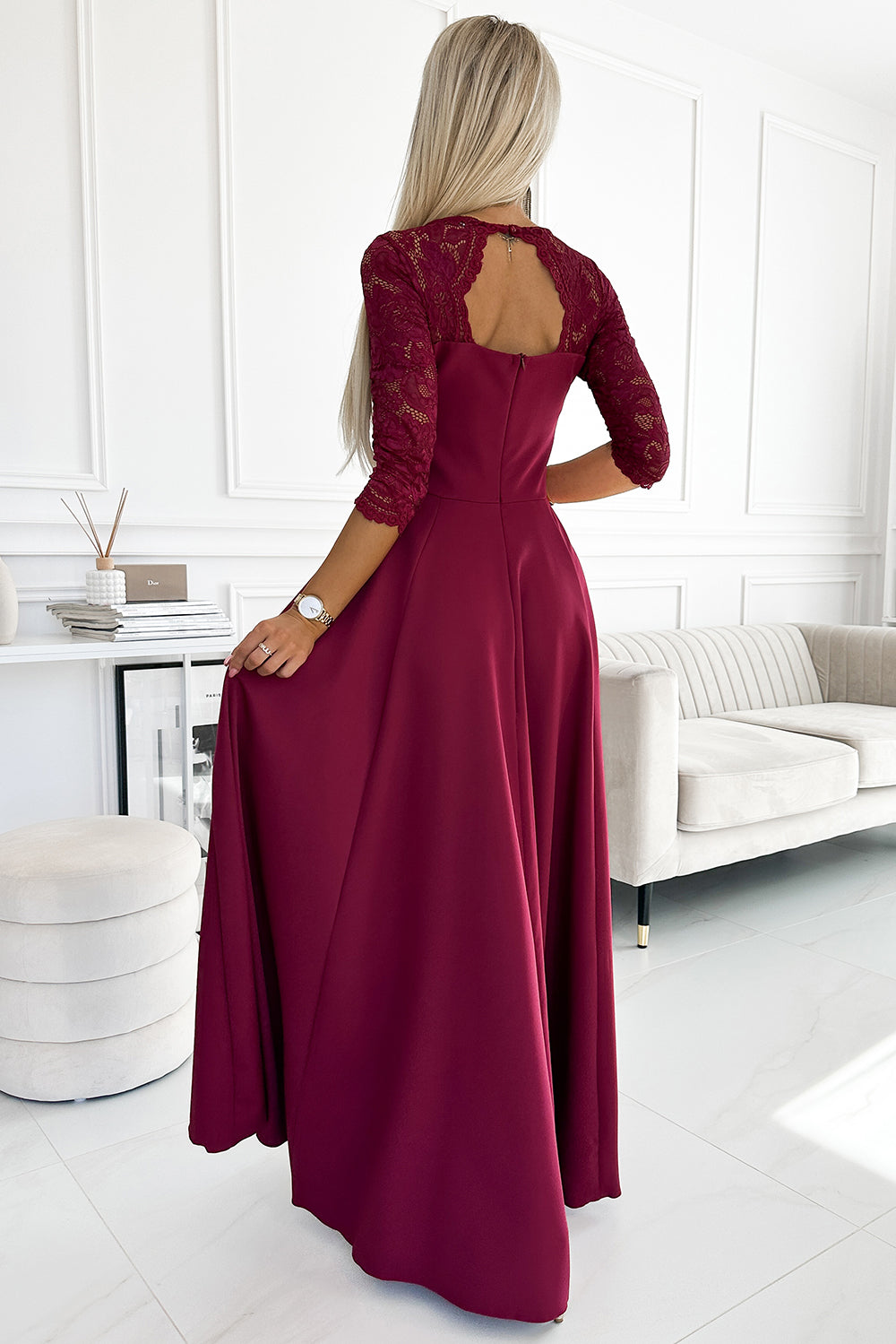 18635-3-309-9 AMBER elegancka długa suknia maxi z koronkowym dekoltem - BORDOWA-3