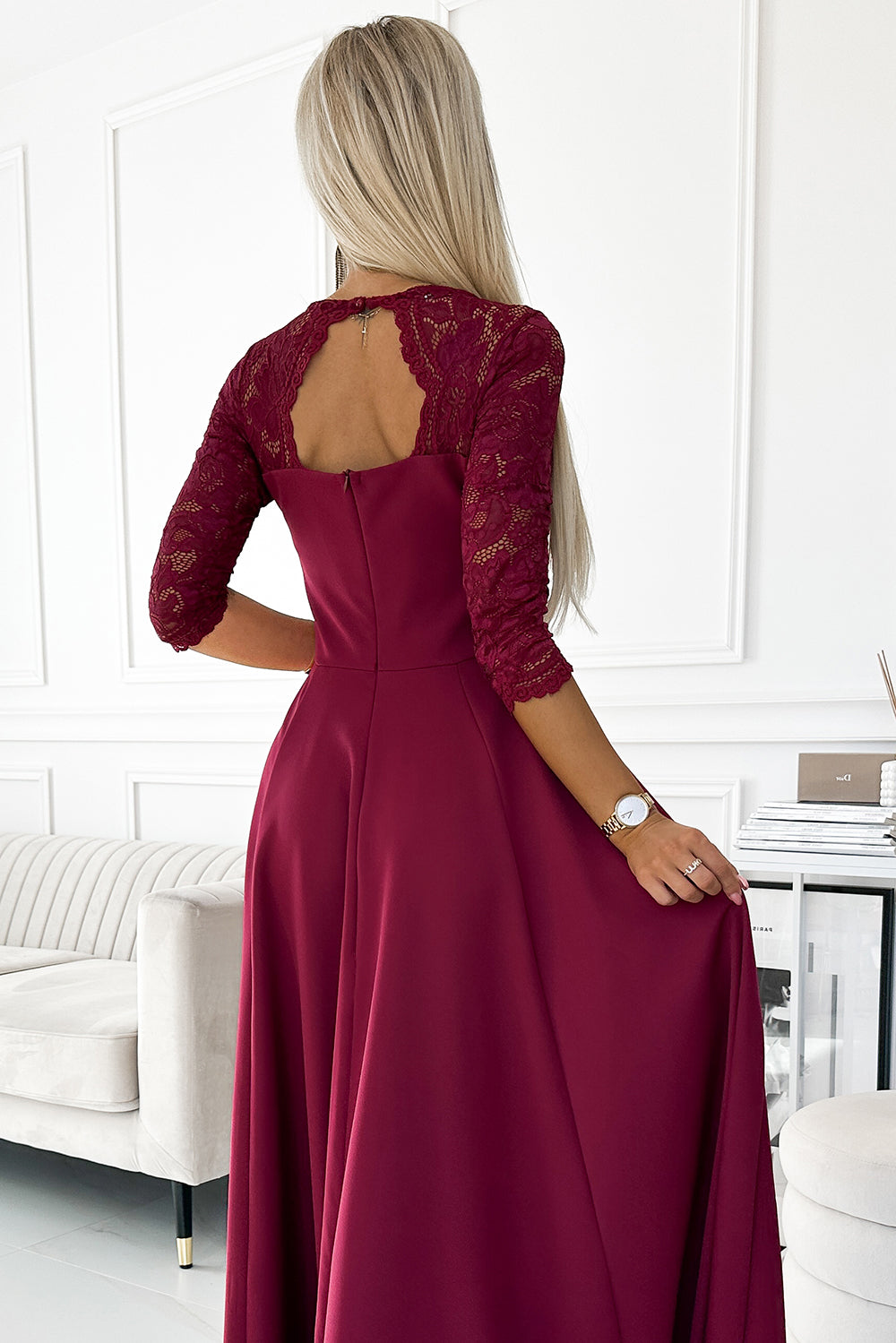18635-5-309-9 AMBER elegancka długa suknia maxi z koronkowym dekoltem - BORDOWA-5