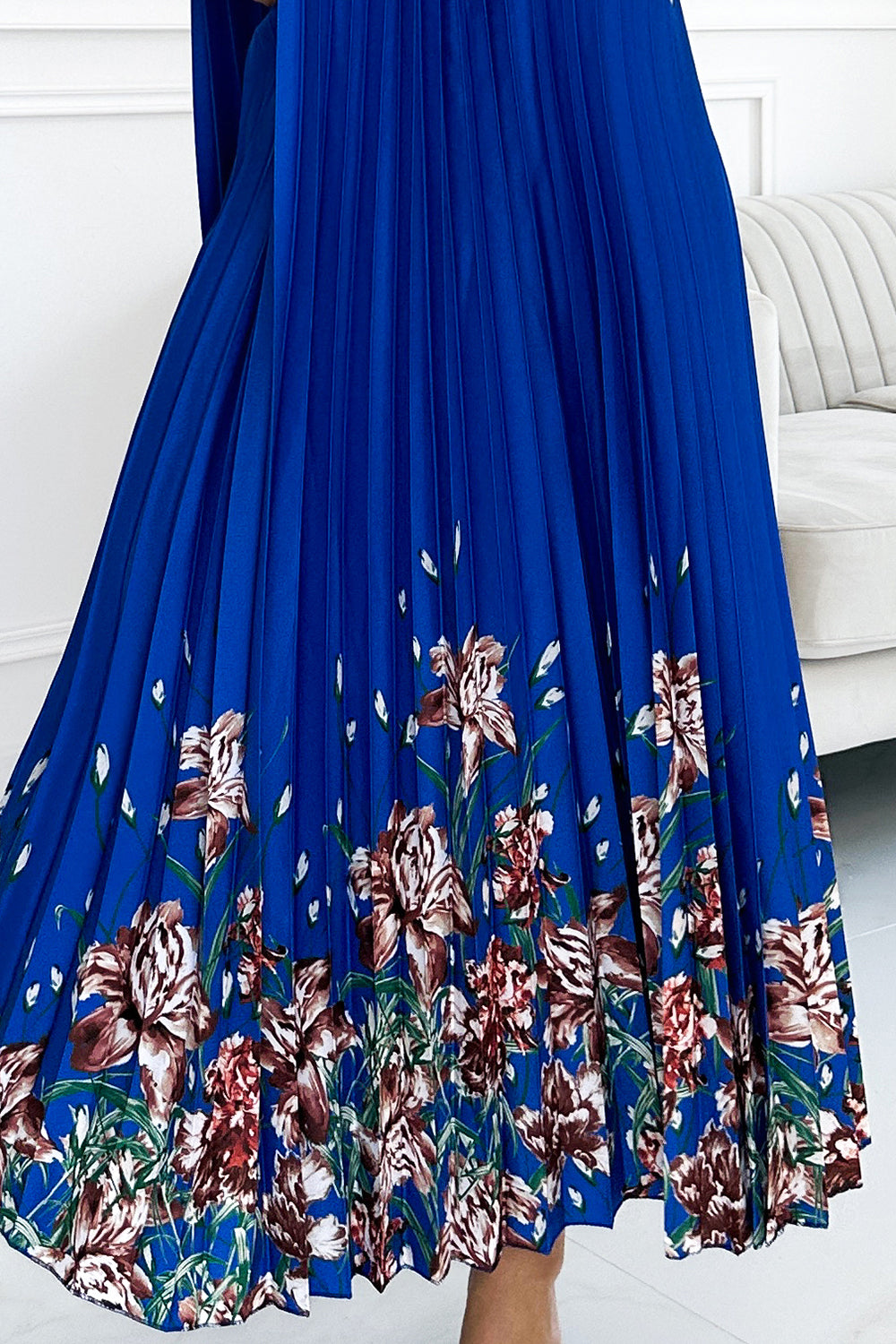 18109-6-456-1 ESTER Plisowana satynowa sukienka maxi - CHABROWA W KWIATY-6