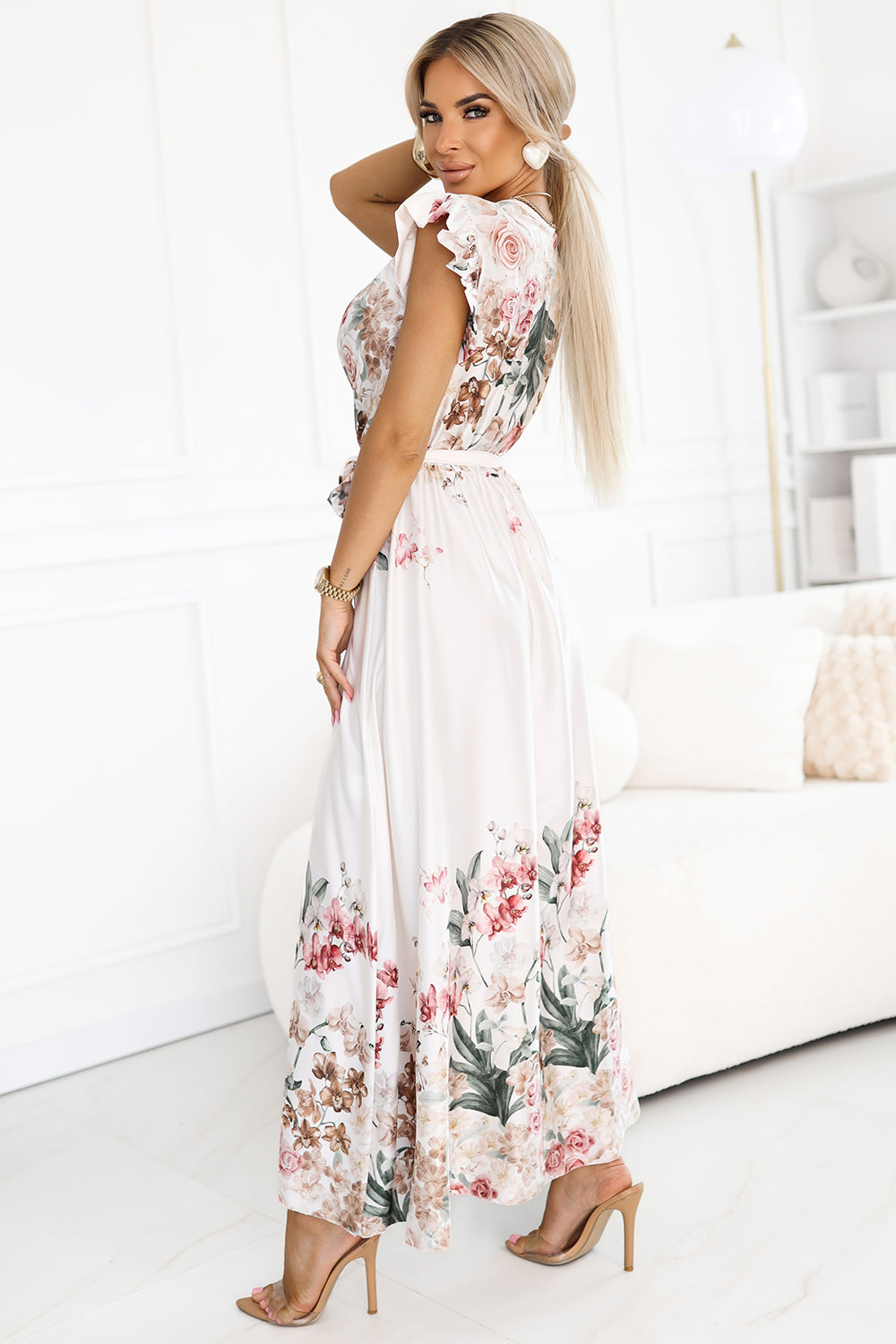 20410-3-609-1 Satynowa sukienka maxi z dekoltem i kwiatowym ombre – elegancja w stylu boho-3