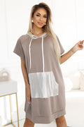 20099-1-591-1 Sukienka kangurka z kapturem i metalicznymi detalami – Mocha Mousse | Numoco Basic-1